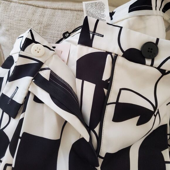 NEW! Marella Printed Trouser Shorts size 8 in Black/White - Picture 10 of 16